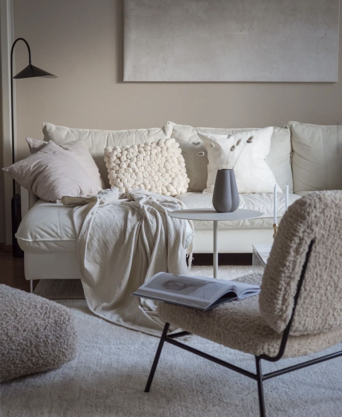 Minimal neutral living room